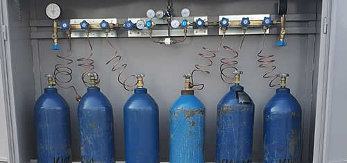 Medical gas distribution ramp